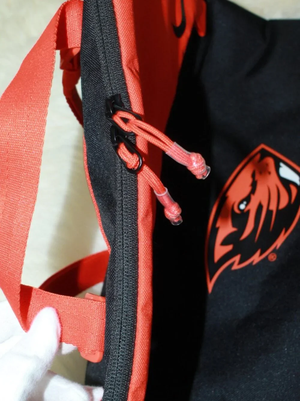 Nike Oregon State Beavers Orange Black Zip Top Polyester Utility Gymbag